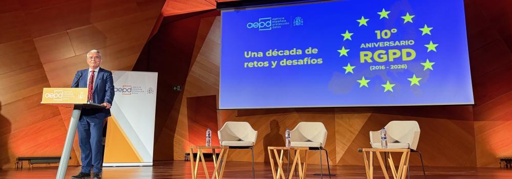 Foto inagural presidente aepd