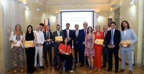 foto-de-familia-premios-2025.jpg